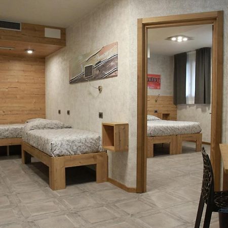 Corte Rossa Rooms&Apartments Tirano Esterno foto