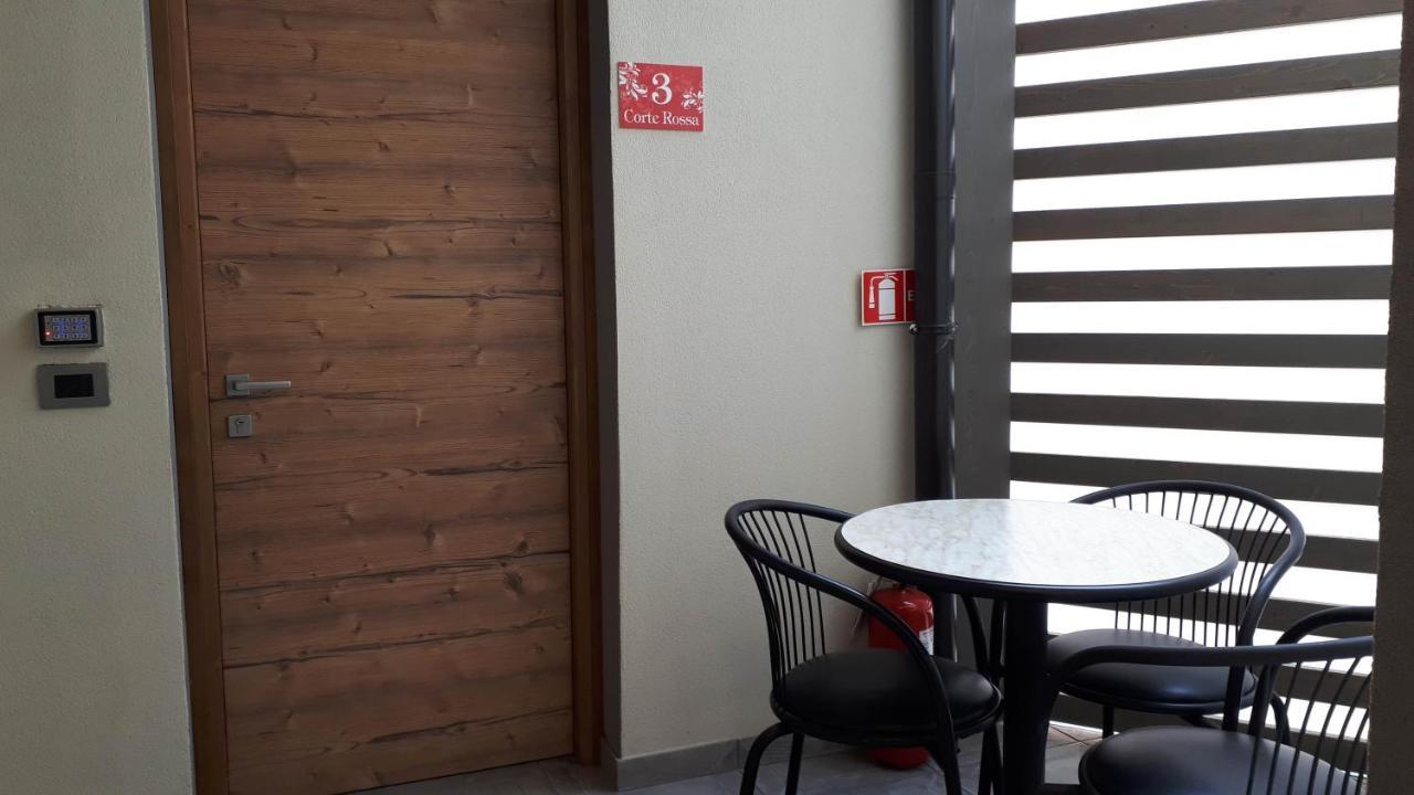 Corte Rossa Rooms&Apartments Tirano Esterno foto