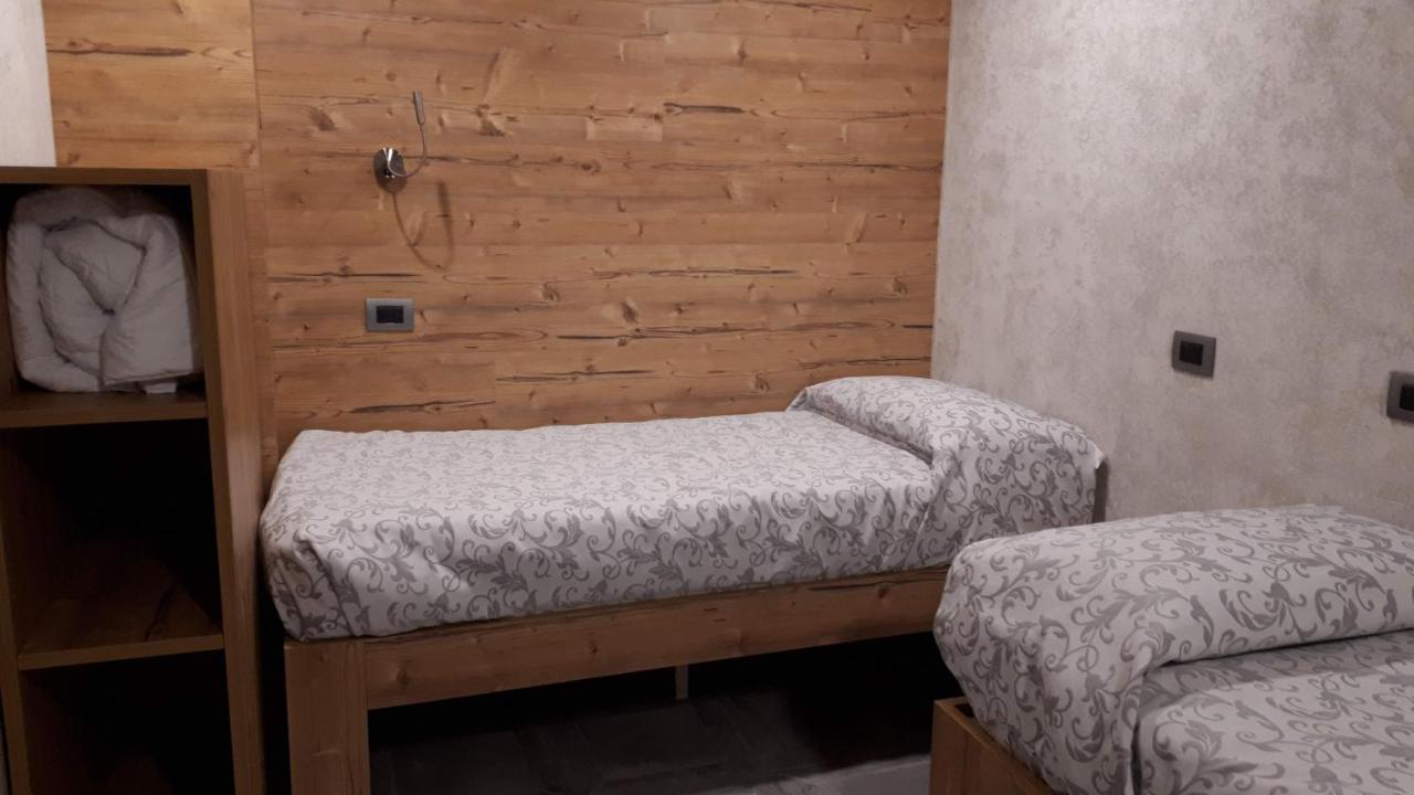 Corte Rossa Rooms&Apartments Tirano Esterno foto