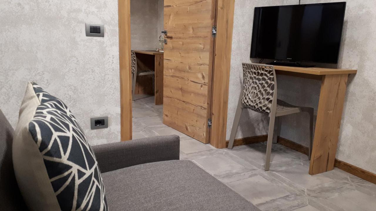 Corte Rossa Rooms&Apartments Tirano Esterno foto