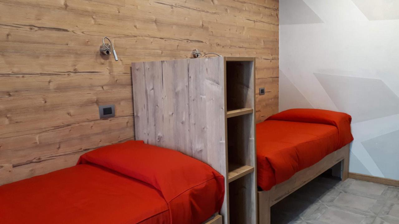 Corte Rossa Rooms&Apartments Tirano Esterno foto