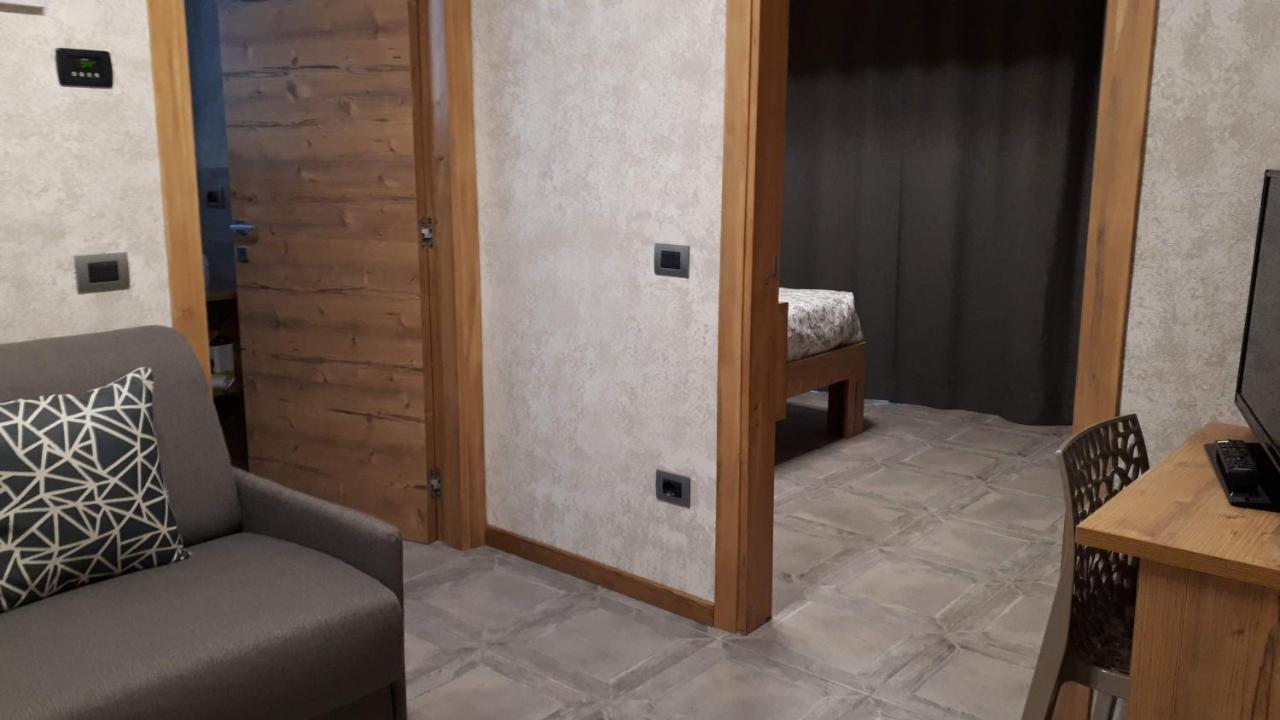 Corte Rossa Rooms&Apartments Tirano Esterno foto
