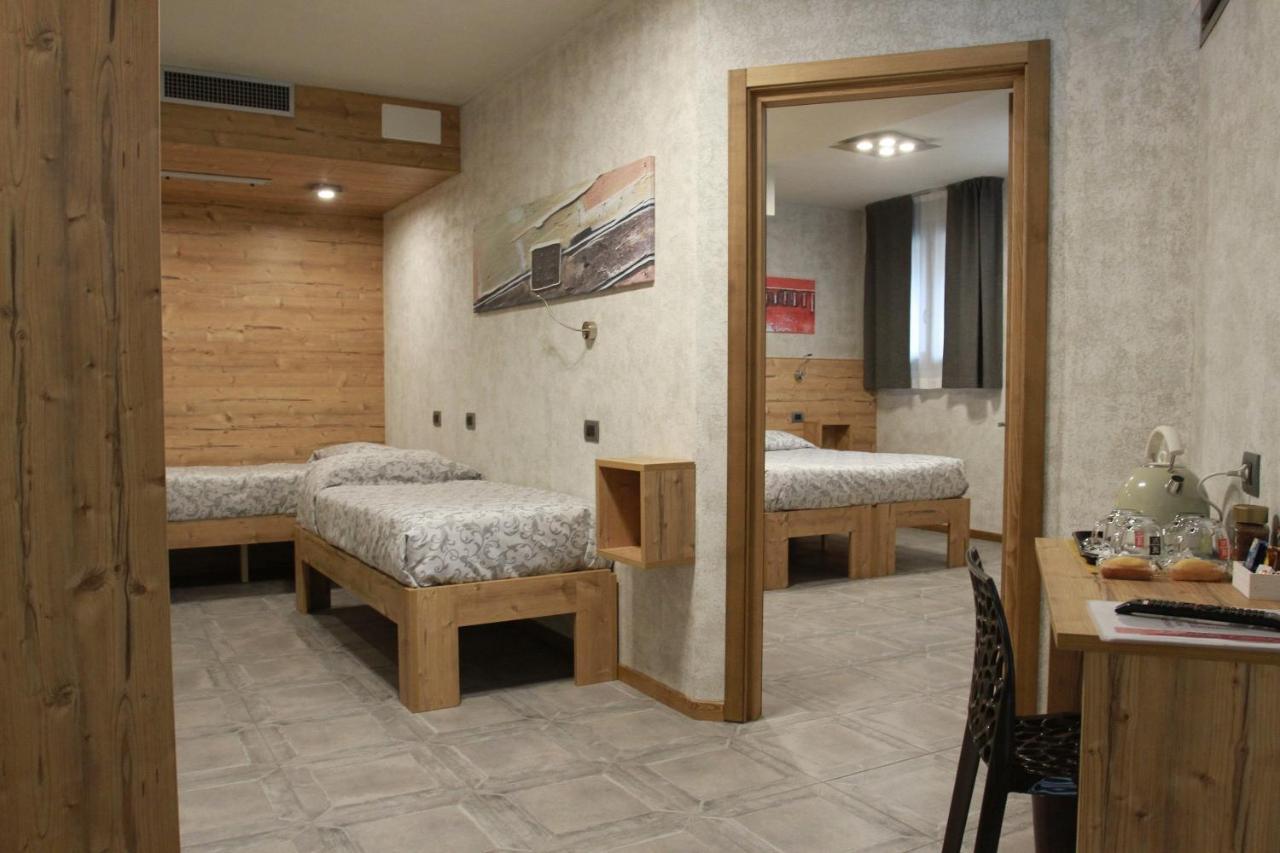 Corte Rossa Rooms&Apartments Tirano Esterno foto
