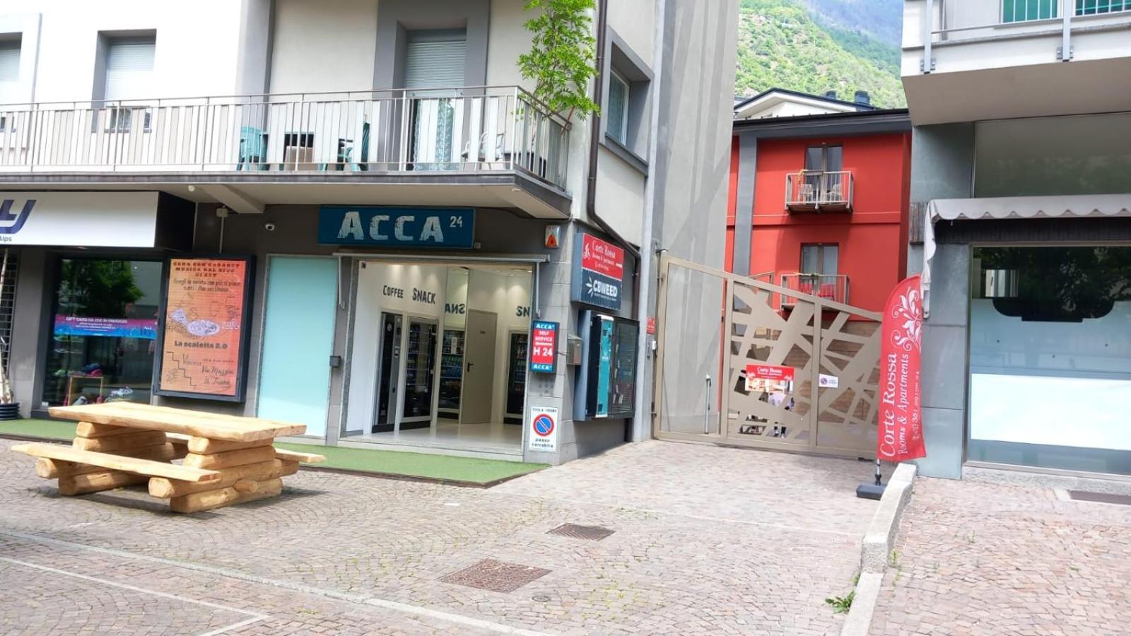 Corte Rossa Rooms&Apartments Tirano Esterno foto