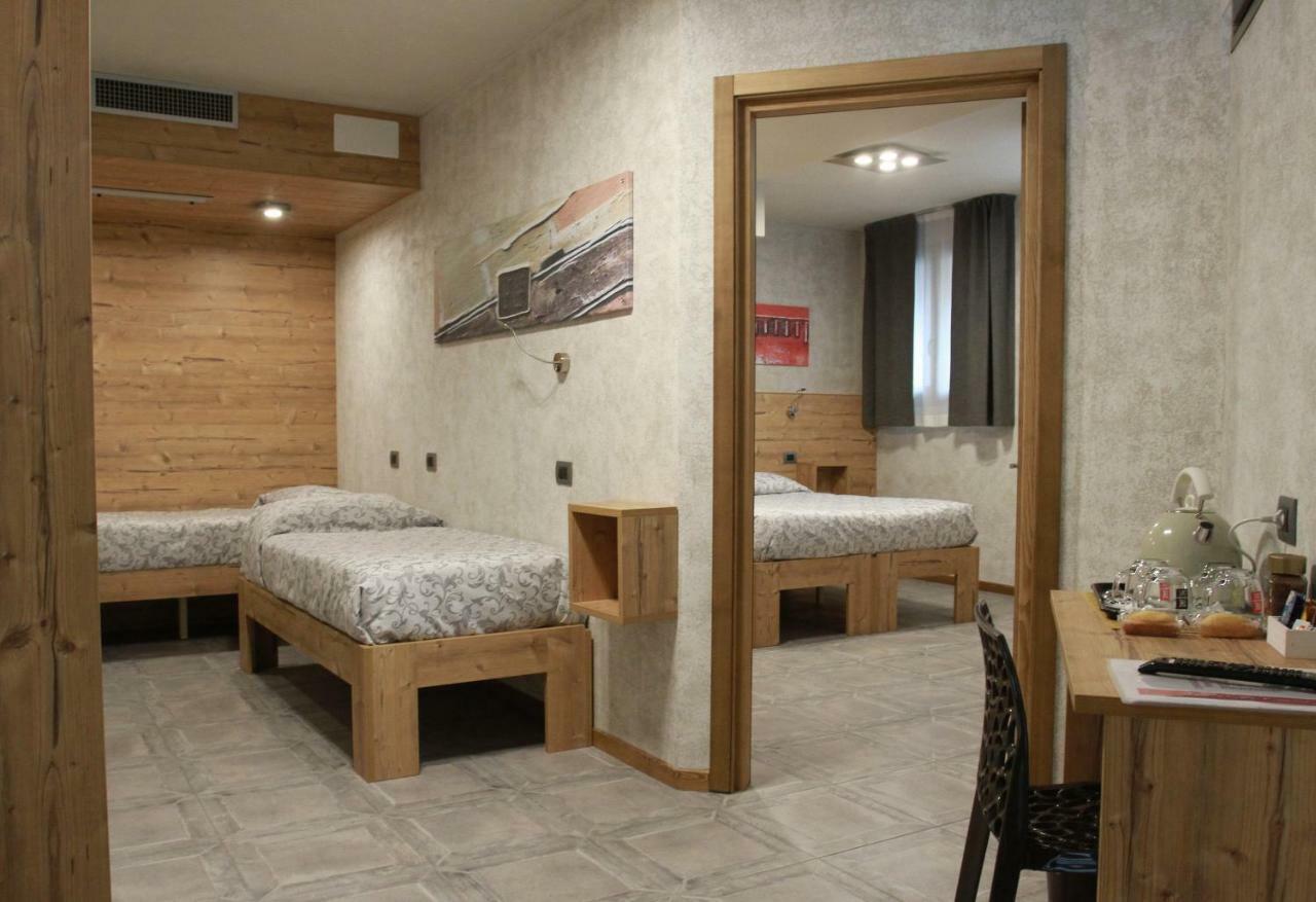 Corte Rossa Rooms&Apartments Tirano Esterno foto